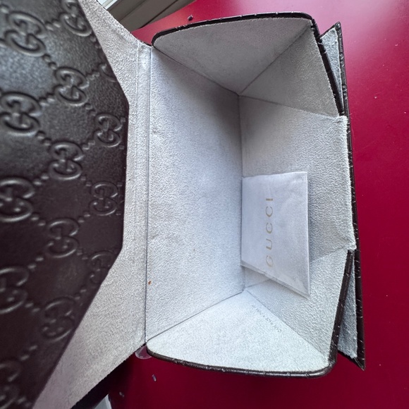 Gucci Authentic Glass Case That Converts To An Envelope Great Cond - Picture 6 of 9